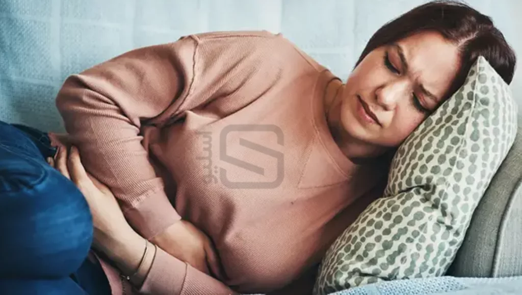 عکس از خانمی که دارای درد شکمی شدید است