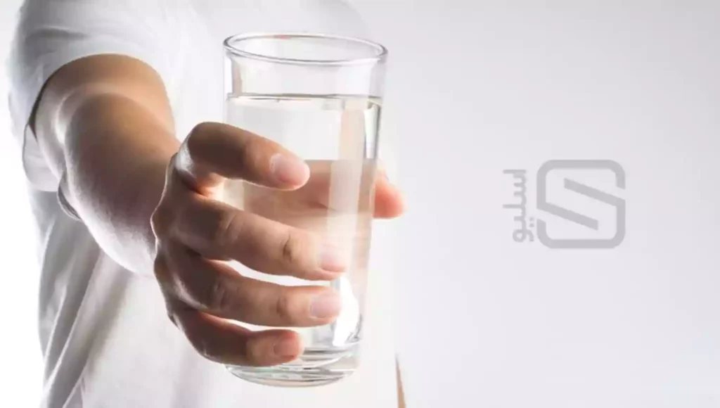 نوشیدن آب کافی در طول روز