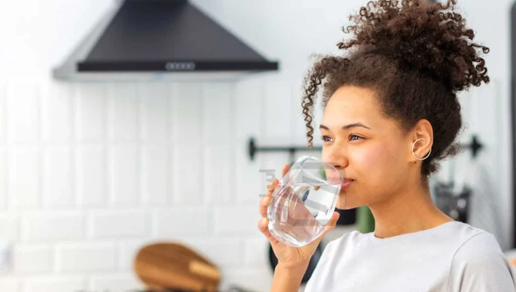 جرعه جرعه نوشیدن آب