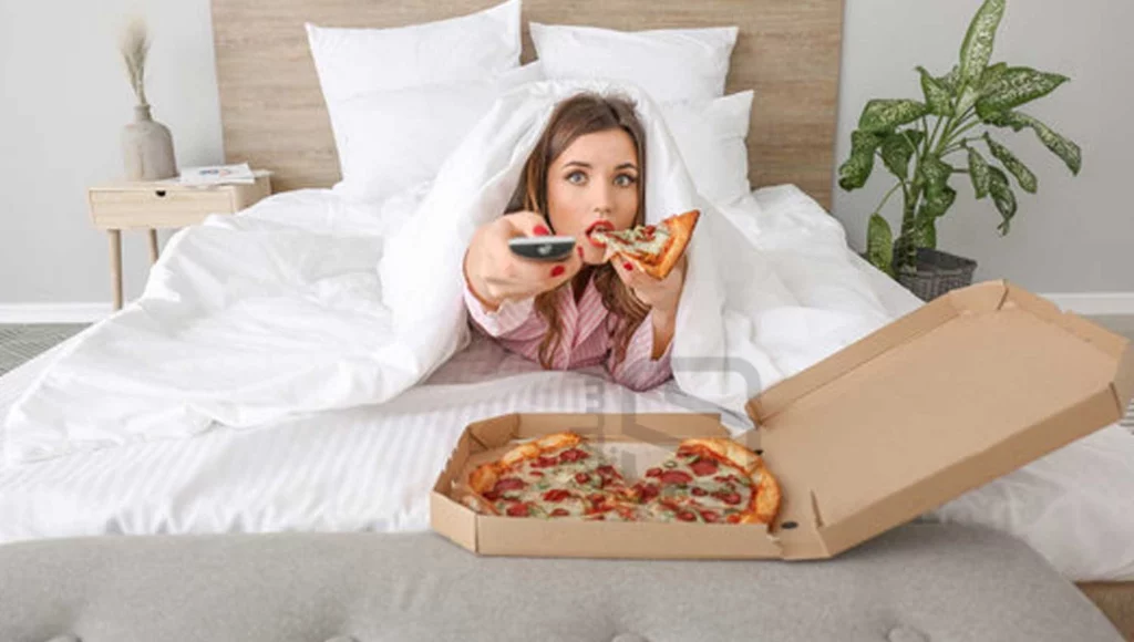 خوردن غذا در هنگام تماشای تلویزیون